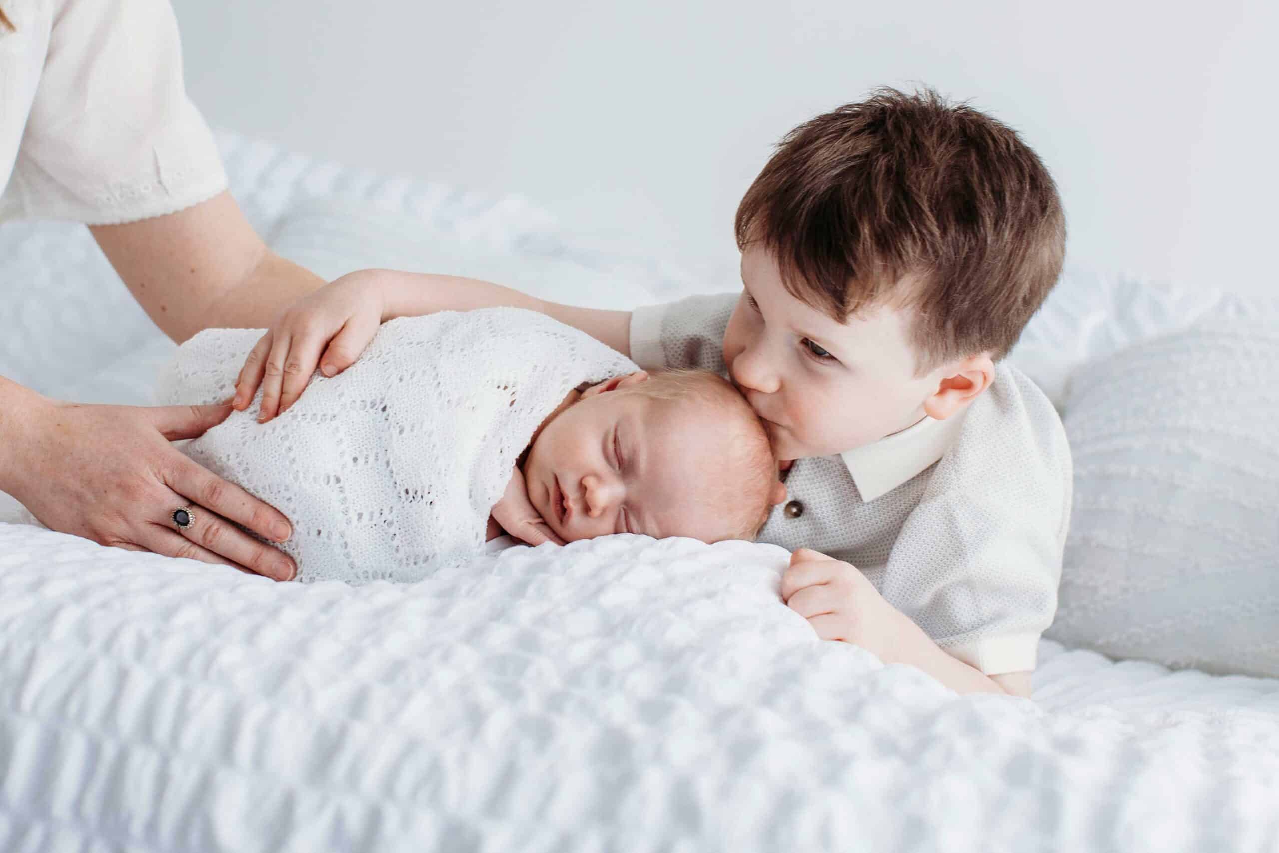 newborn and sibling photoshoot Newcastle (7)