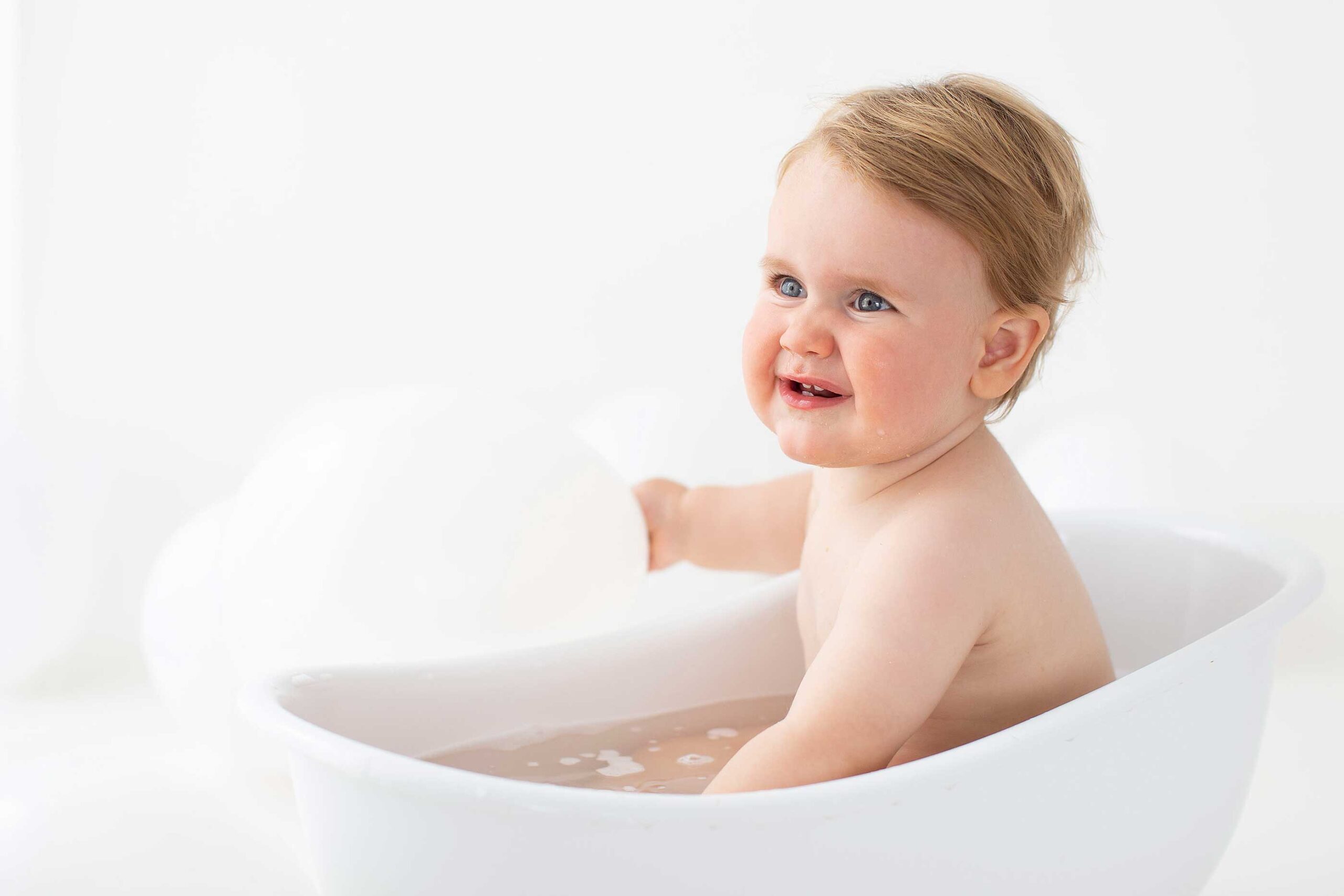 Cake-smash-and-Bath-splash-photoshoot-(33)-newcastle-and-Durham