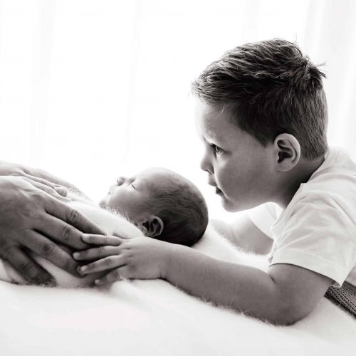 newborn and sibling photoshoot Newcastle (8)